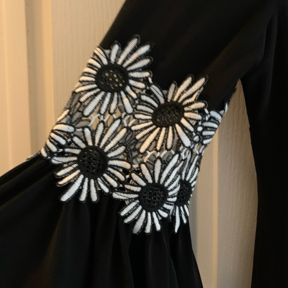 🇨🇦 Cartise dress.  Made in Canada - Picture 2 of 6